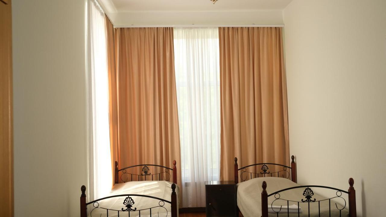 YMCA Spitak Hostel Bagian luar foto